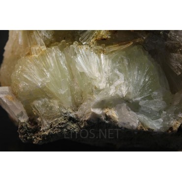 Mineral prehnita