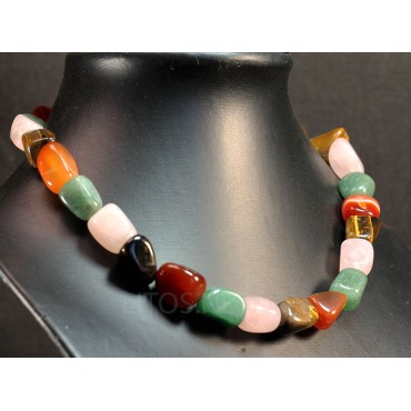 Collar de minerales pulidos