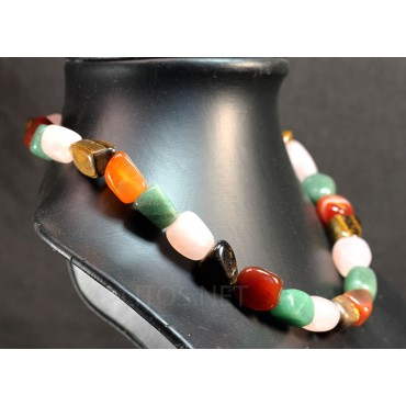 Collar de minerales pulidos