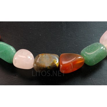 Collar de minerales pulidos