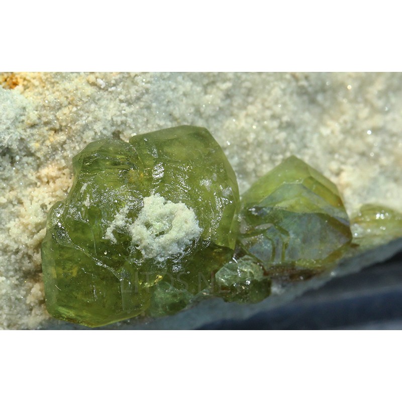Mineral demantoide