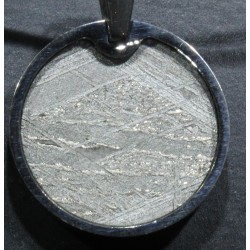 Colgante de meteorito
