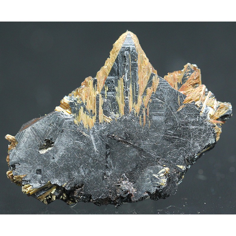 Hematite con Rutilo Hematite con Rutilo