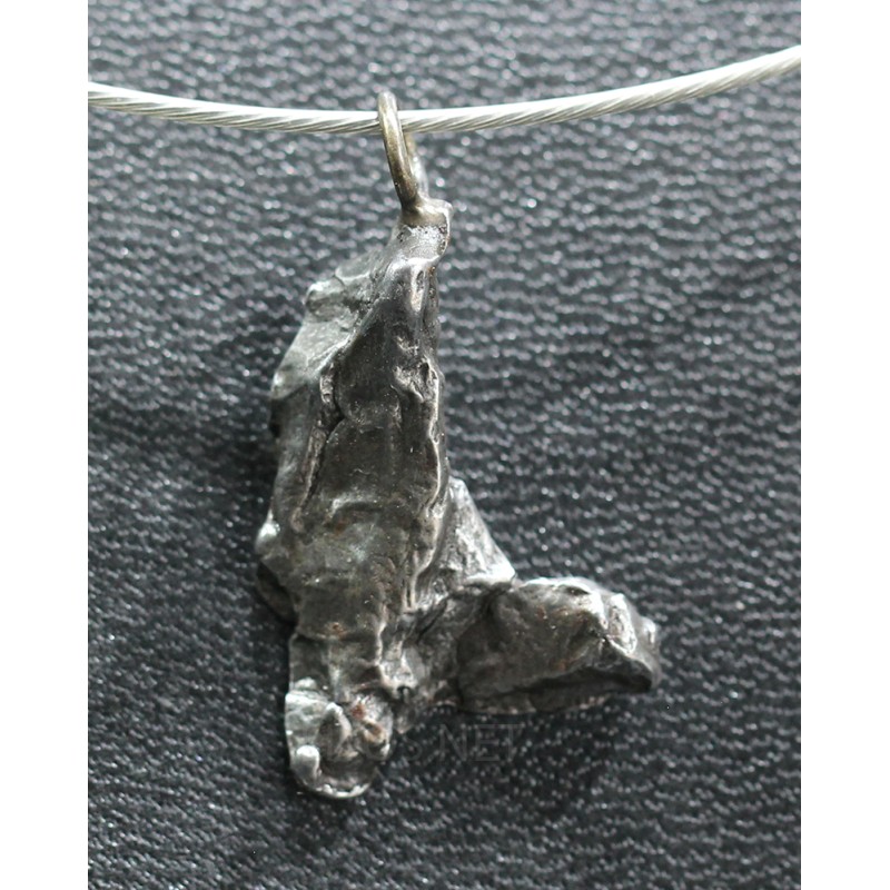 Meteorito colgante Meteorito colgante