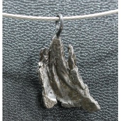 Meteorito colgante