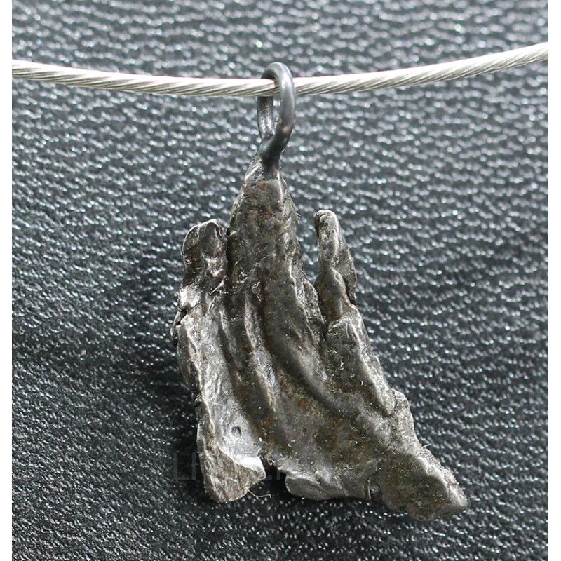 Meteorito colgante Meteorito colgante