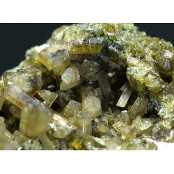 Clinozoisita