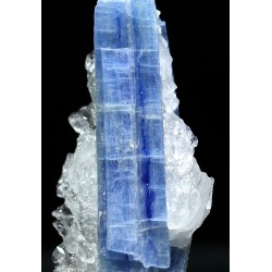 Mineral cianita