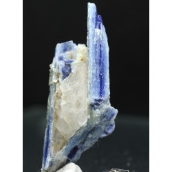 Mineral cianita