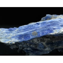 Mineral cianita