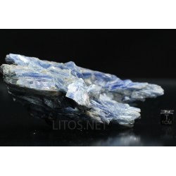 Mineral cianita