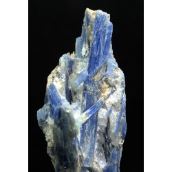 Mineral cianita