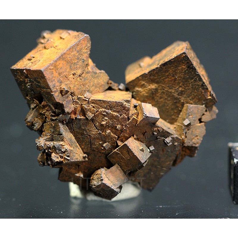 Goethita (pseudom. pirita)