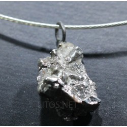 Meteorito colgante