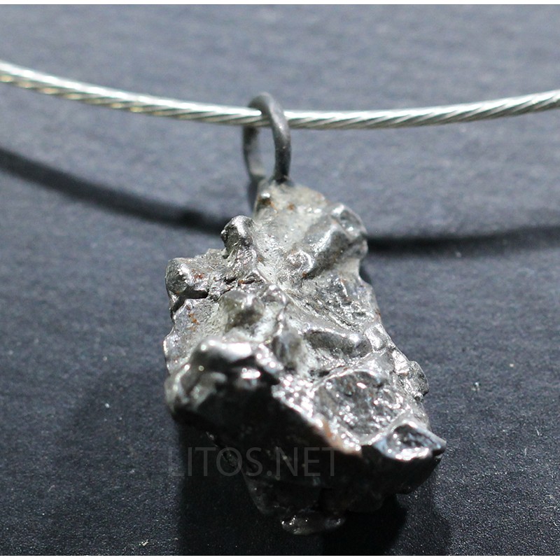 Meteorito colgante