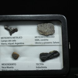 Colección de meteoritos y tectita
