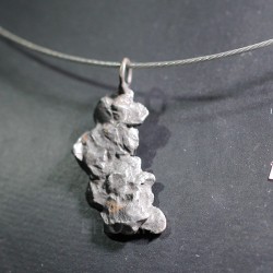Meteorito colgante
