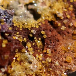 Natrofarmacosiderita