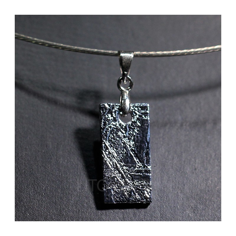 Colgante de meteorito