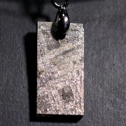 Colgante de meteorito
