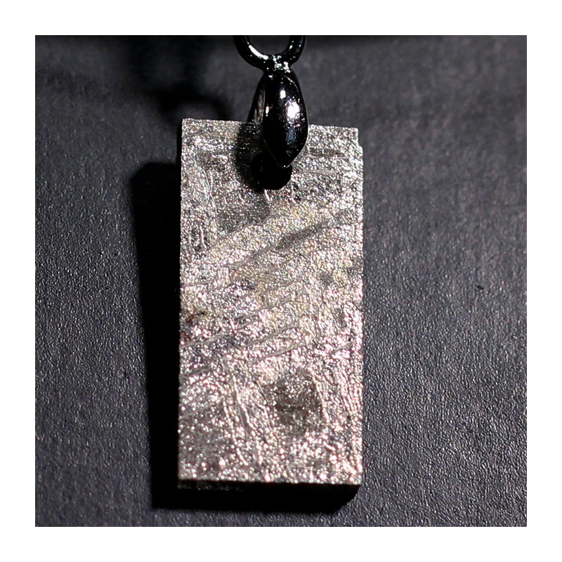 Colgante de meteorito