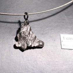 Meteorito colgante