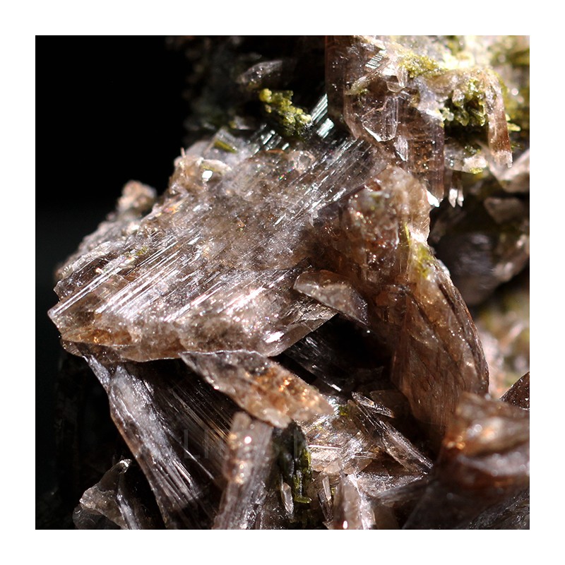 Axinita cristalizada