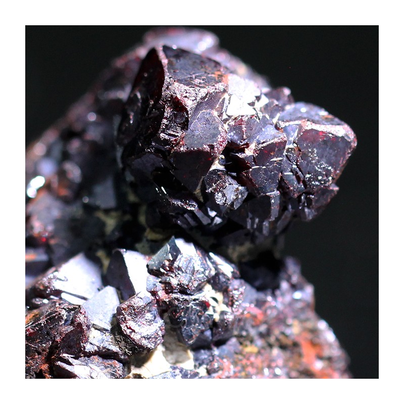 Cuprita cristalizada