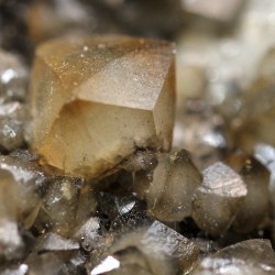 Mineral calcita cristalizada