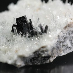 Cuarzo con hubnerita