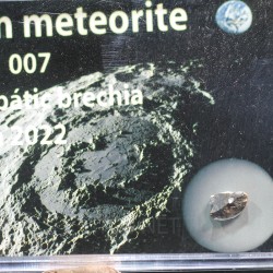 Meteorito lunar brecha anortosita