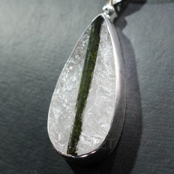 Colgante de cuarzo y turmalina