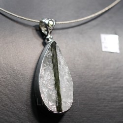 Colgante de cuarzo y turmalina