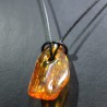 Ámbar colgante