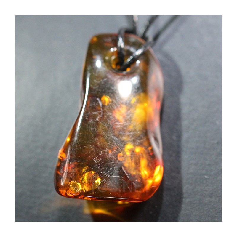 Ámbar colgante