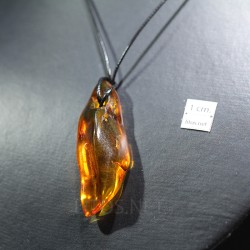 Ámbar colgante
