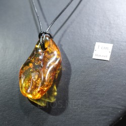 Ámbar colgante
