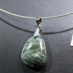 Colgante de serafinita