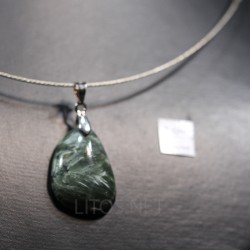 Colgante de serafinita