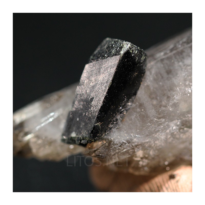 Aegirina con cuarzo ahumado