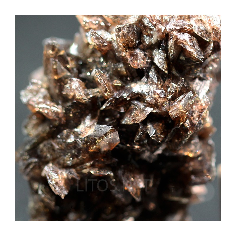 Axinita cristalizada