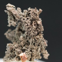Plata nativa y kongsbergita