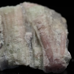 Turmalina rubelita