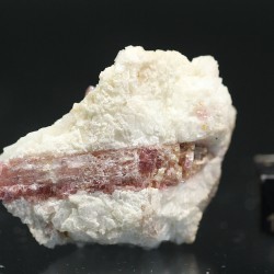 Turmalina rubelita