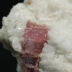 Turmalina rubelita