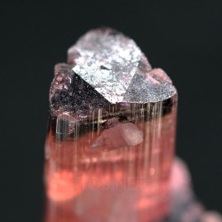 Elbaita (turmalina rosa)