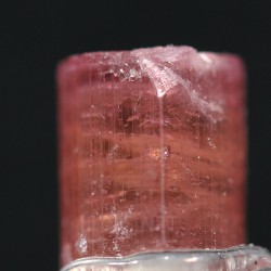 Elbaita (turmalina rosa)
