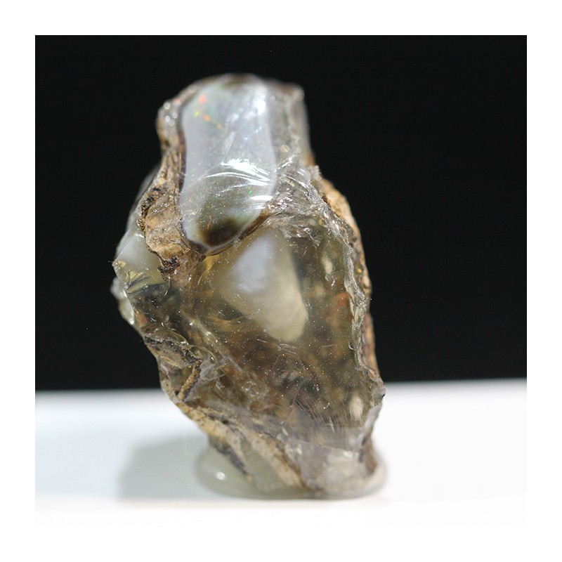 Opalo noble mineral