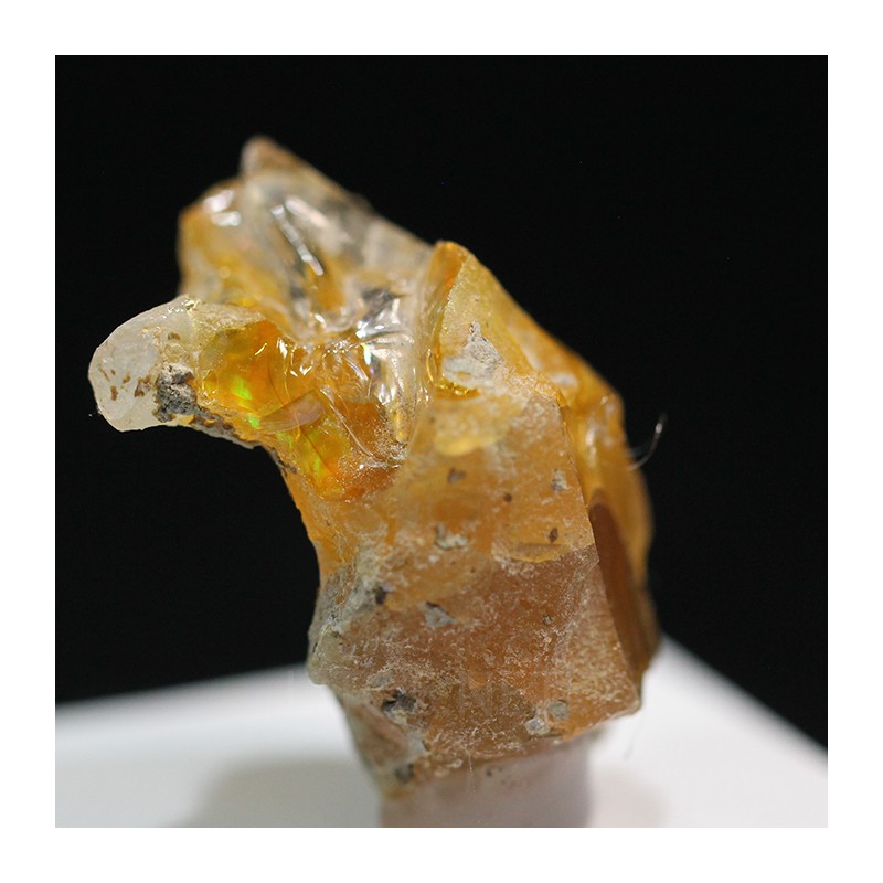 Opalo noble mineral