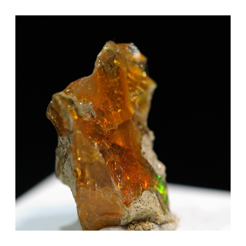 Opalo noble mineral